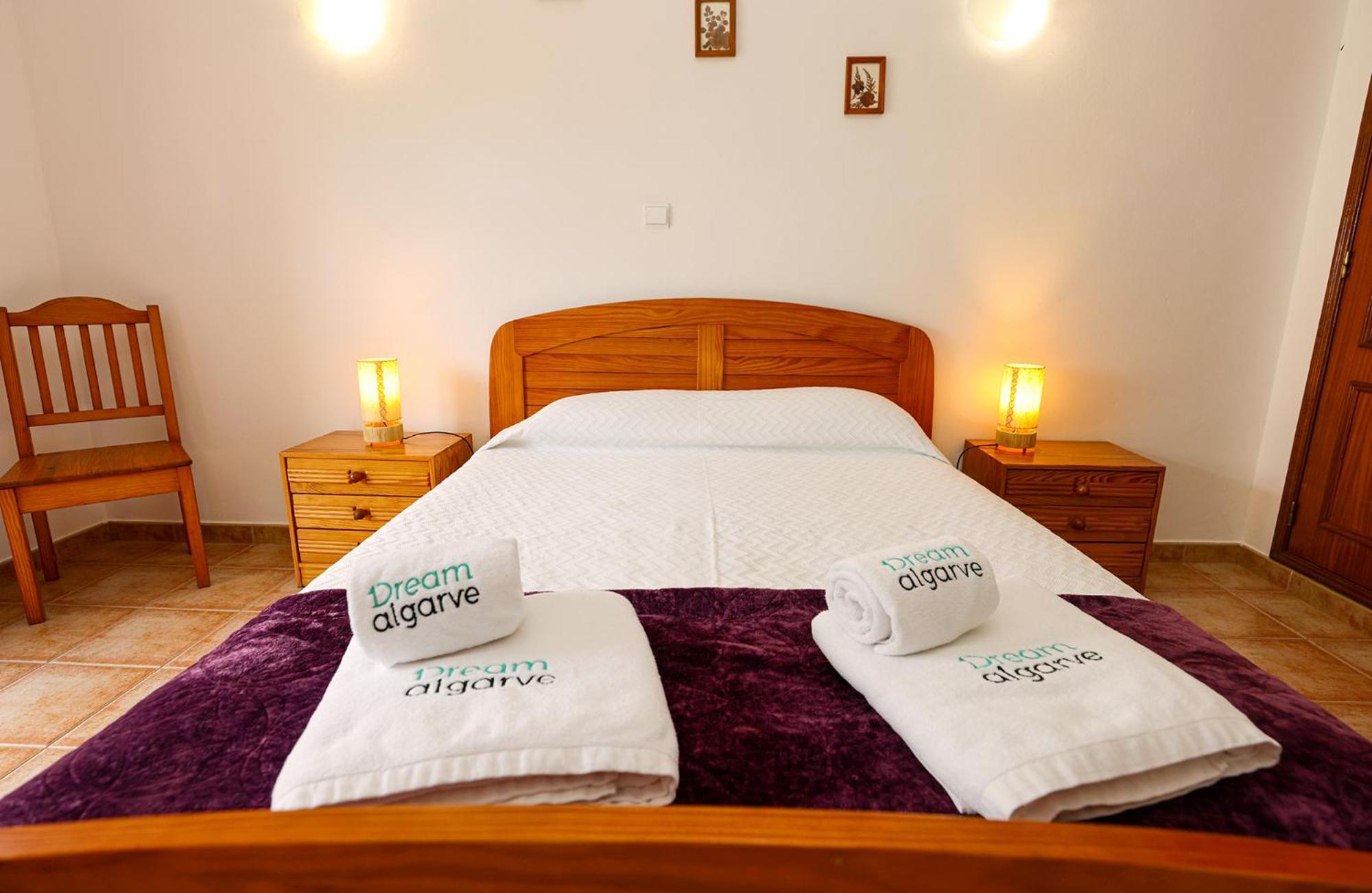 P - Meia-Praia Seaview Guesthouse 라고스 외부 사진