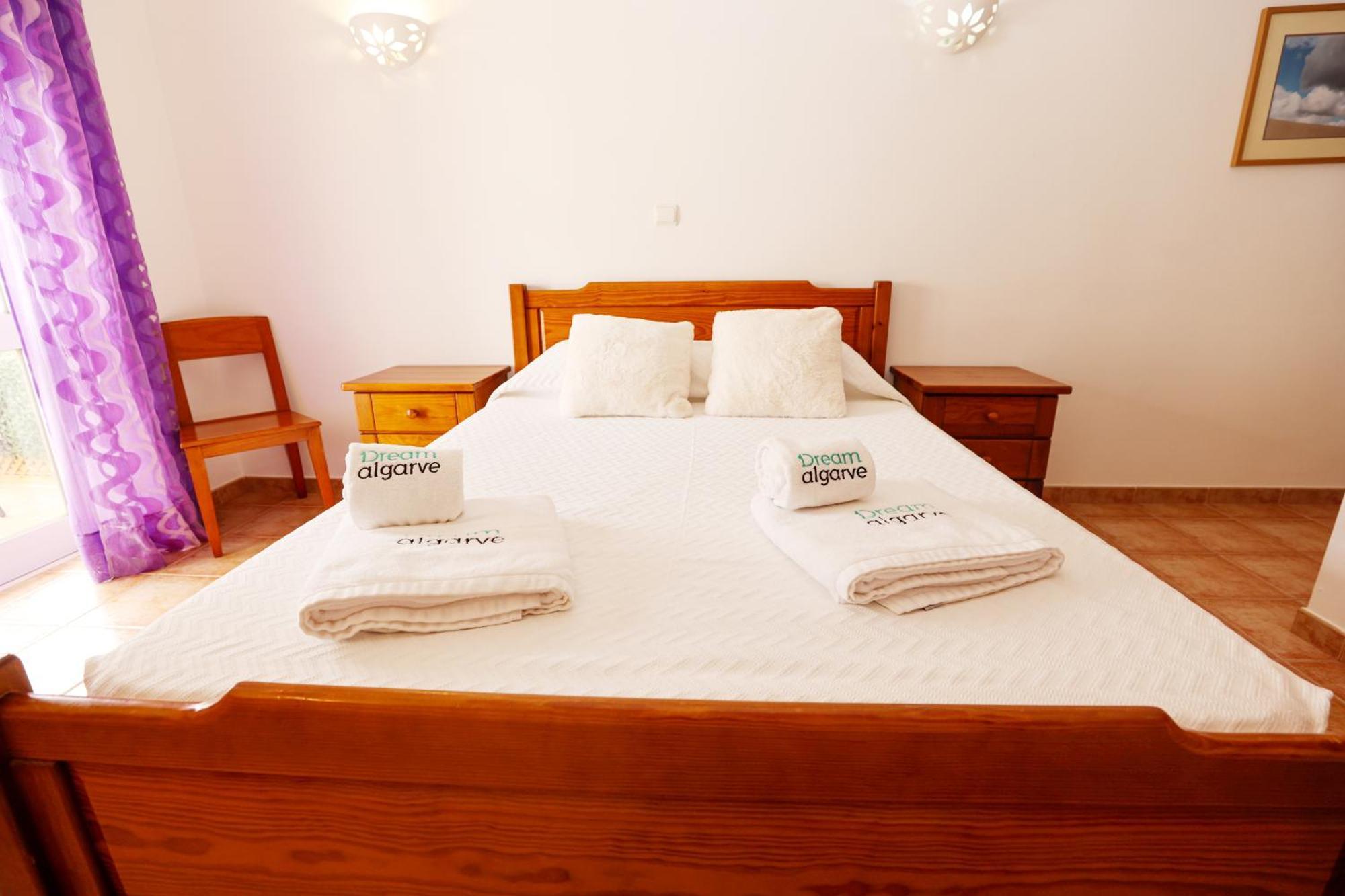 P - Meia-Praia Seaview Guesthouse 라고스 외부 사진