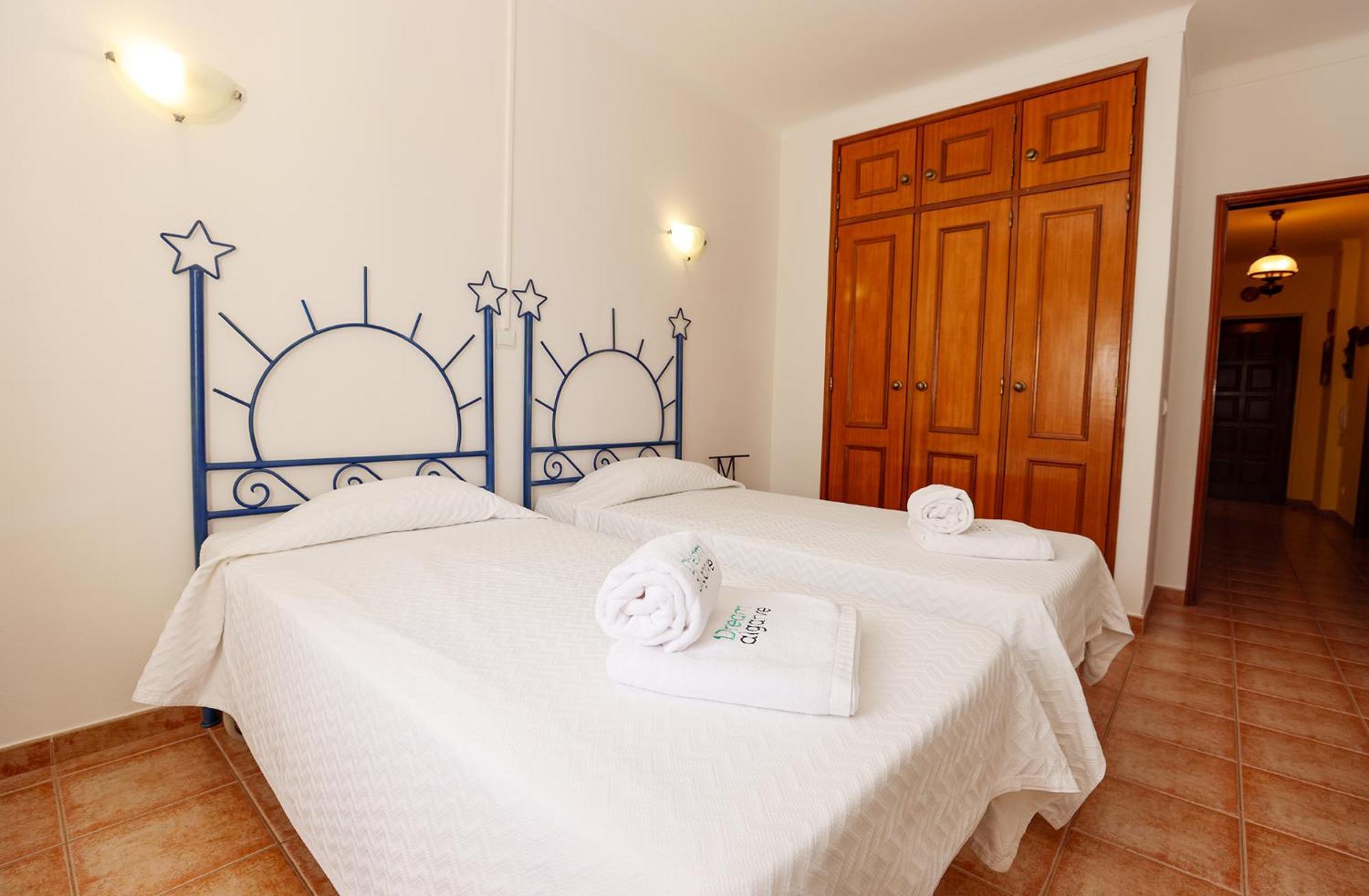 P - Meia-Praia Seaview Guesthouse 라고스 외부 사진
